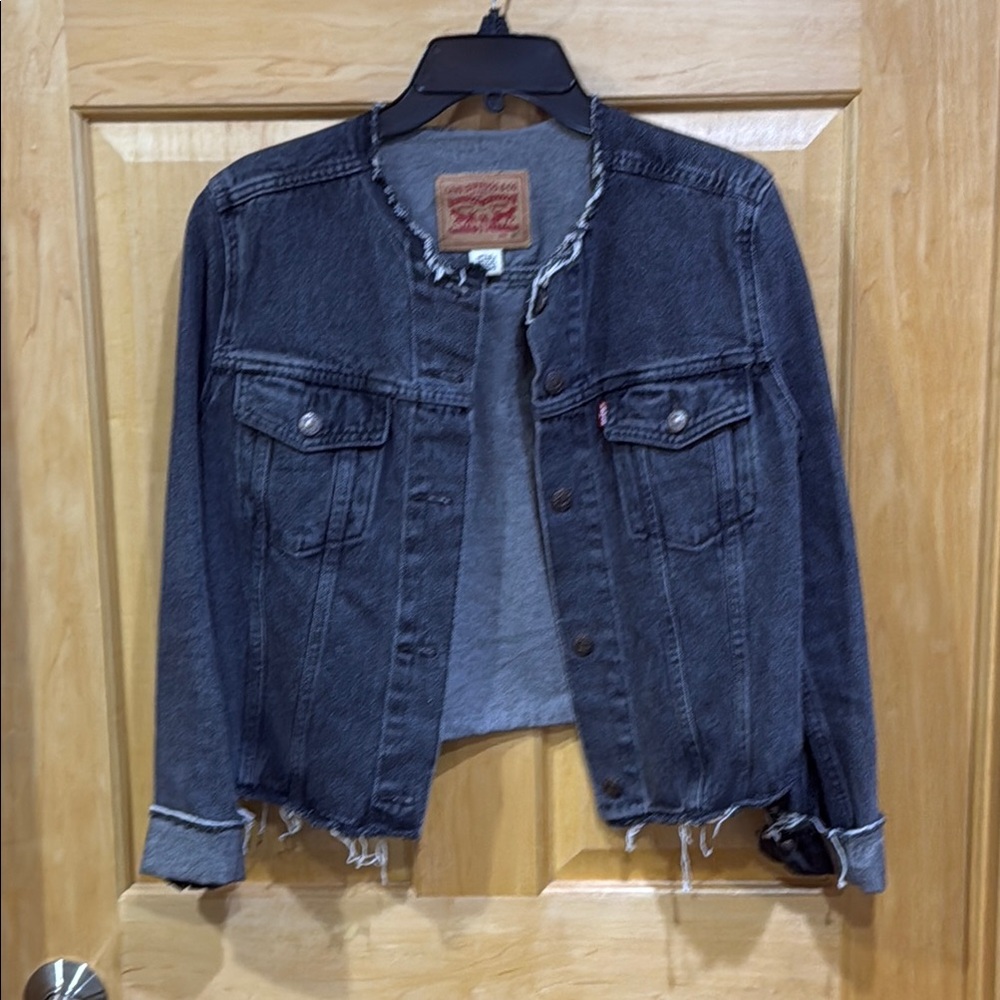 Levi's Black gray Jean Jacket Distressed unfinished edges size M